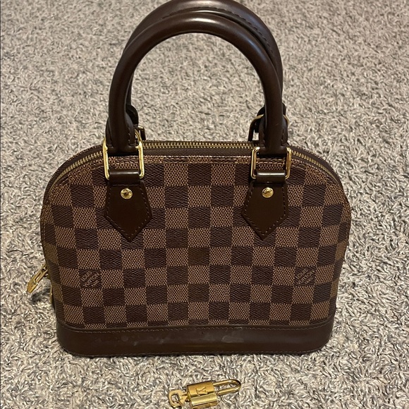 Authentic Louis Vuitton Alma bb - Picture 10 of 12